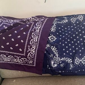 2 bandana’s 27x27 and 21x21